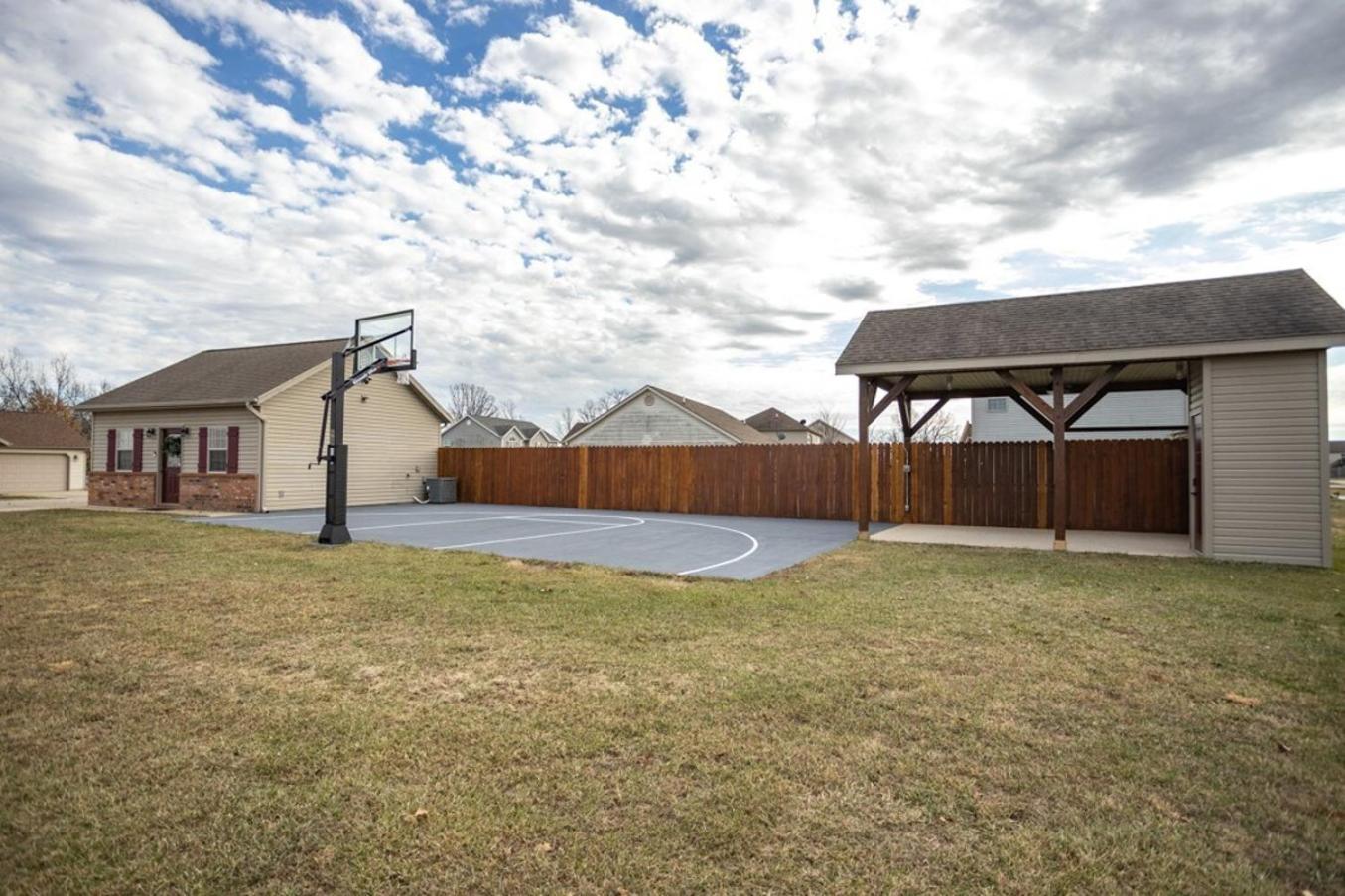 Tiny With Hot Tub Near Ft Leonard Wood! Waynesville