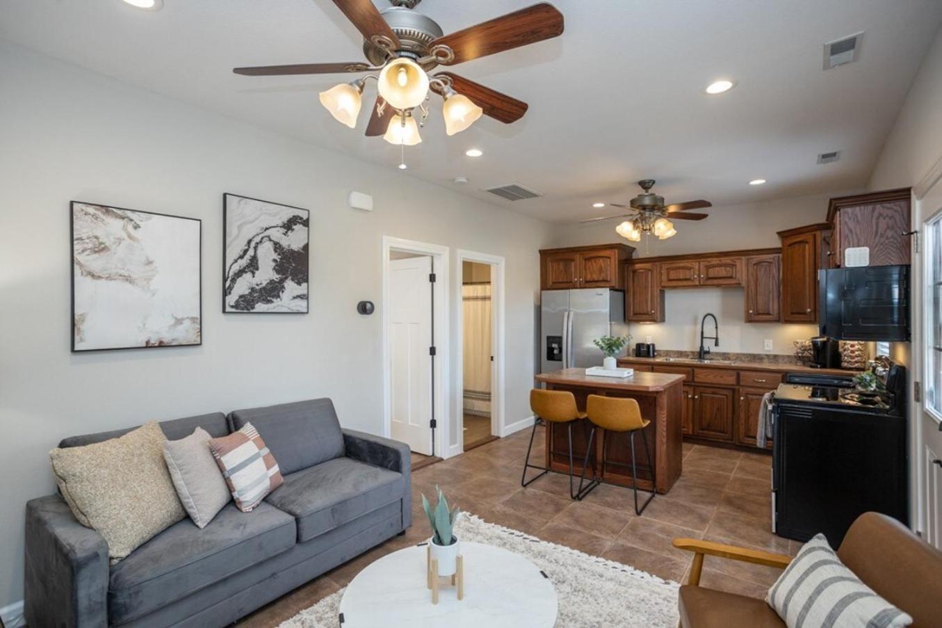 Hébergement de vacances Tiny With Hot Tub Near Ft Leonard Wood! Waynesville